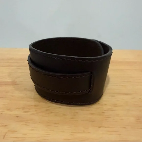 Authentic Louis Vuitton Dark Brown Leather Bracelet excellent condition - Picture 5 of 8